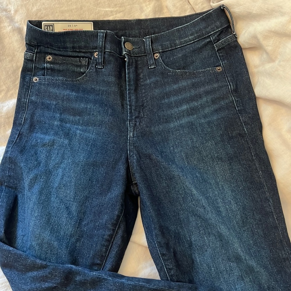 Gap True skinny high rise jeans in dark wash size 29/8R